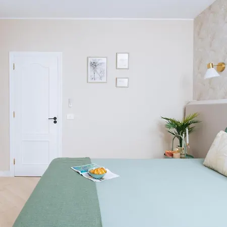 Apartment Amazing Renovated Pool View Apt, Aircon, 2 Min To Fanabe *